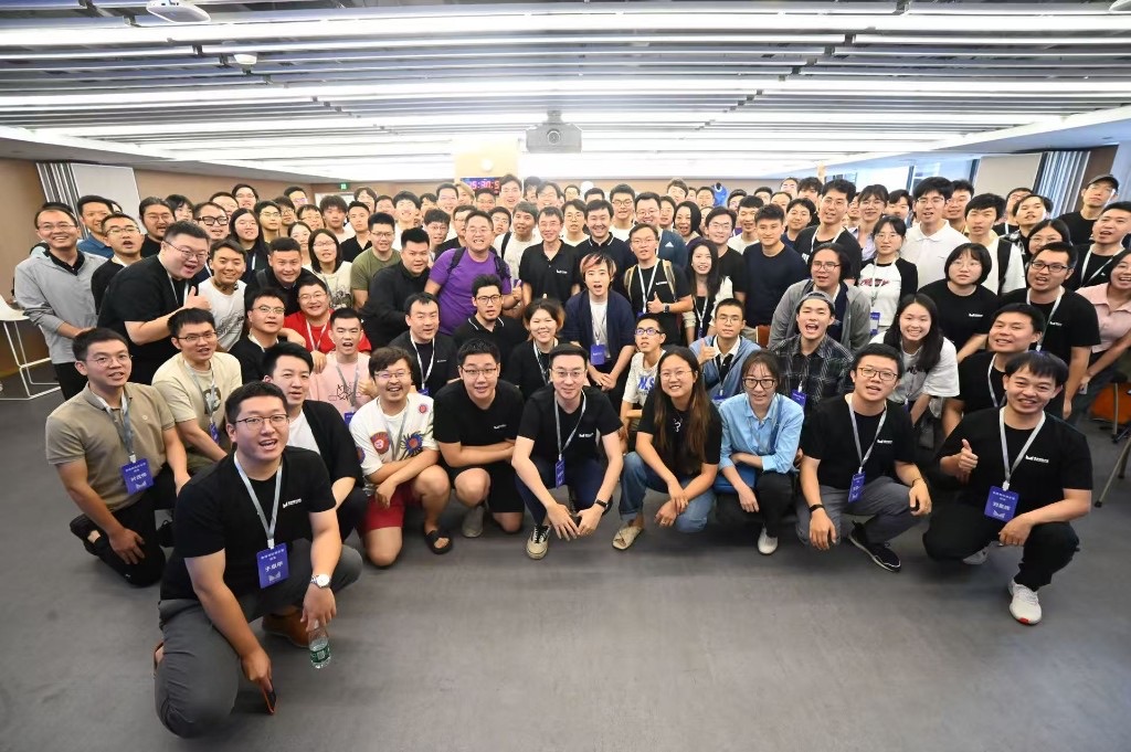 Group photograph of the MiraclePlus F23 cohort
